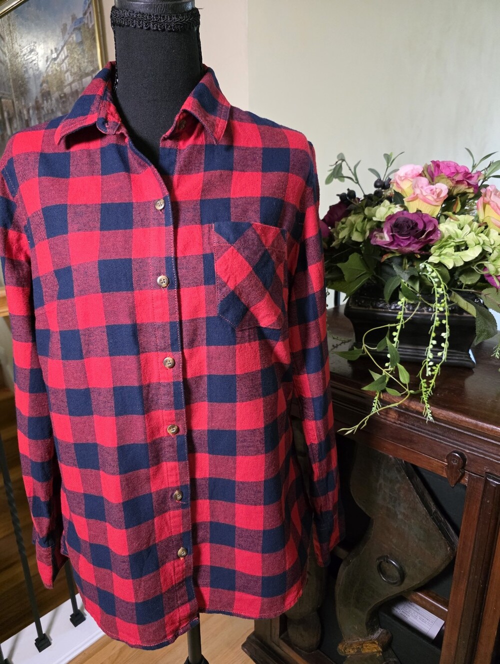 Field & Stream Women Red and Navy Buffalo Plaid Button-Down Shirt Size M
